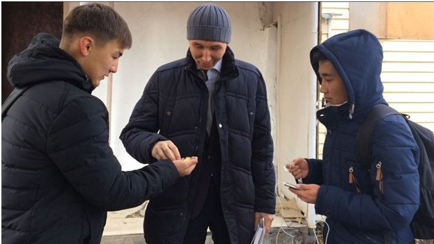 In medical college of the city of Zhezkazgan there have taken place the actions devoted to the 25 anniversary of Independence of the Republic of Kazakhstan within the Republican stocks "Youth for Traditional Values" and "25 noble causes"